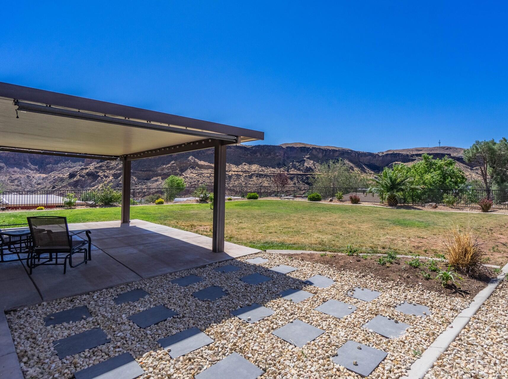 FALCON RIDGE - Residential