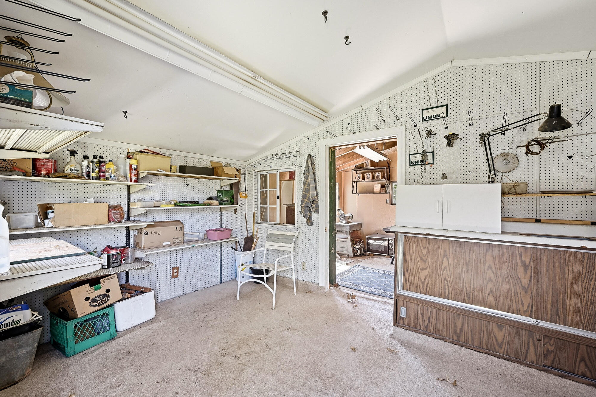 WINDOW ROCK - Residential