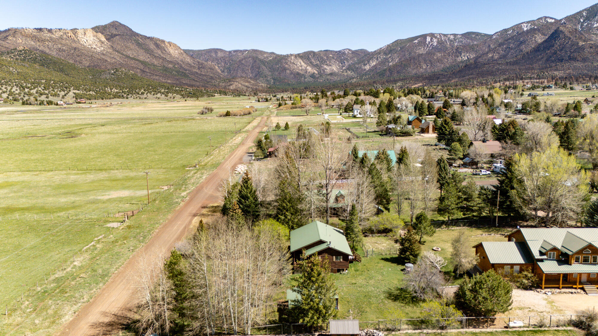 WINDOW ROCK - Residential