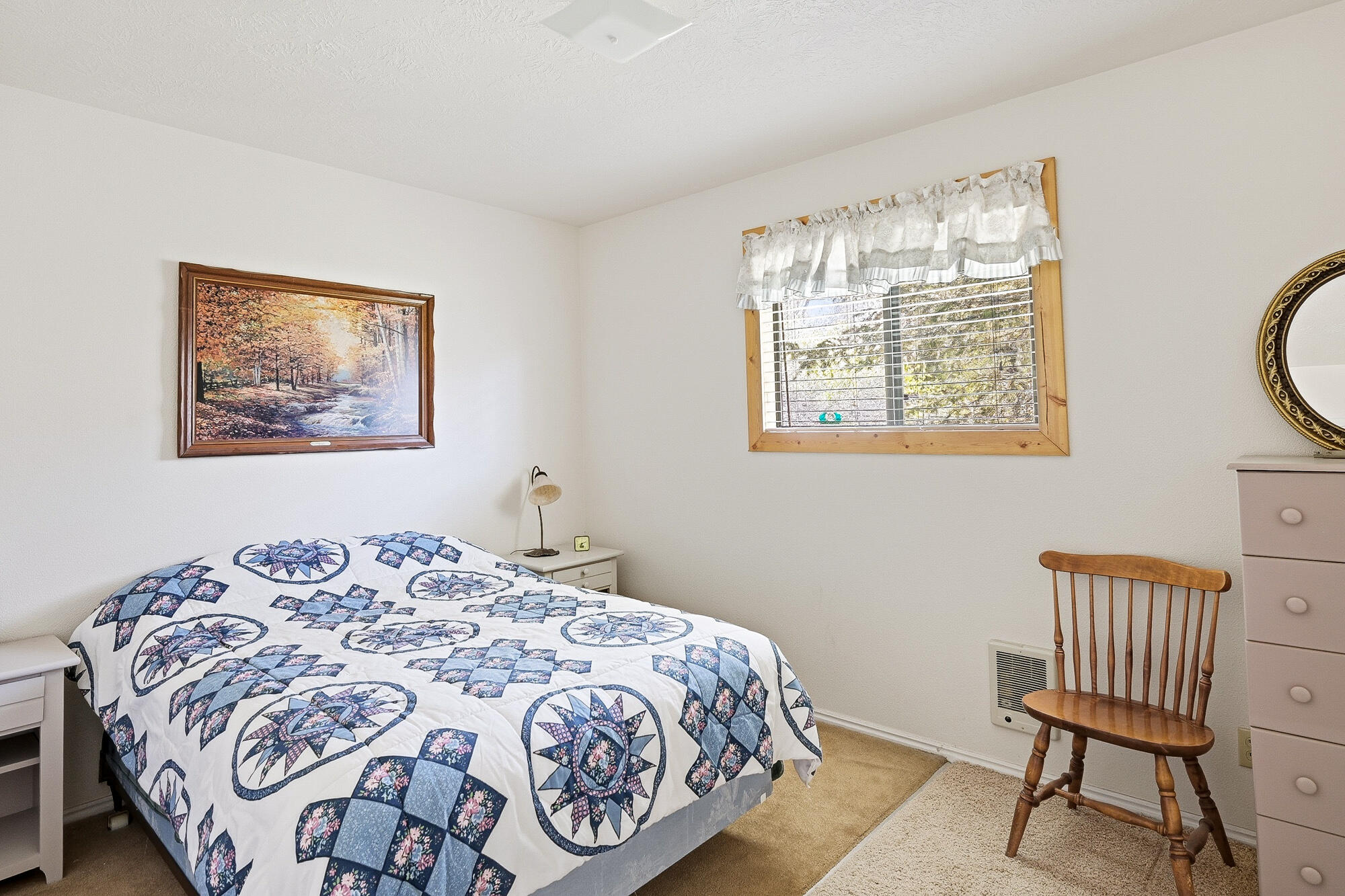 WINDOW ROCK - Residential