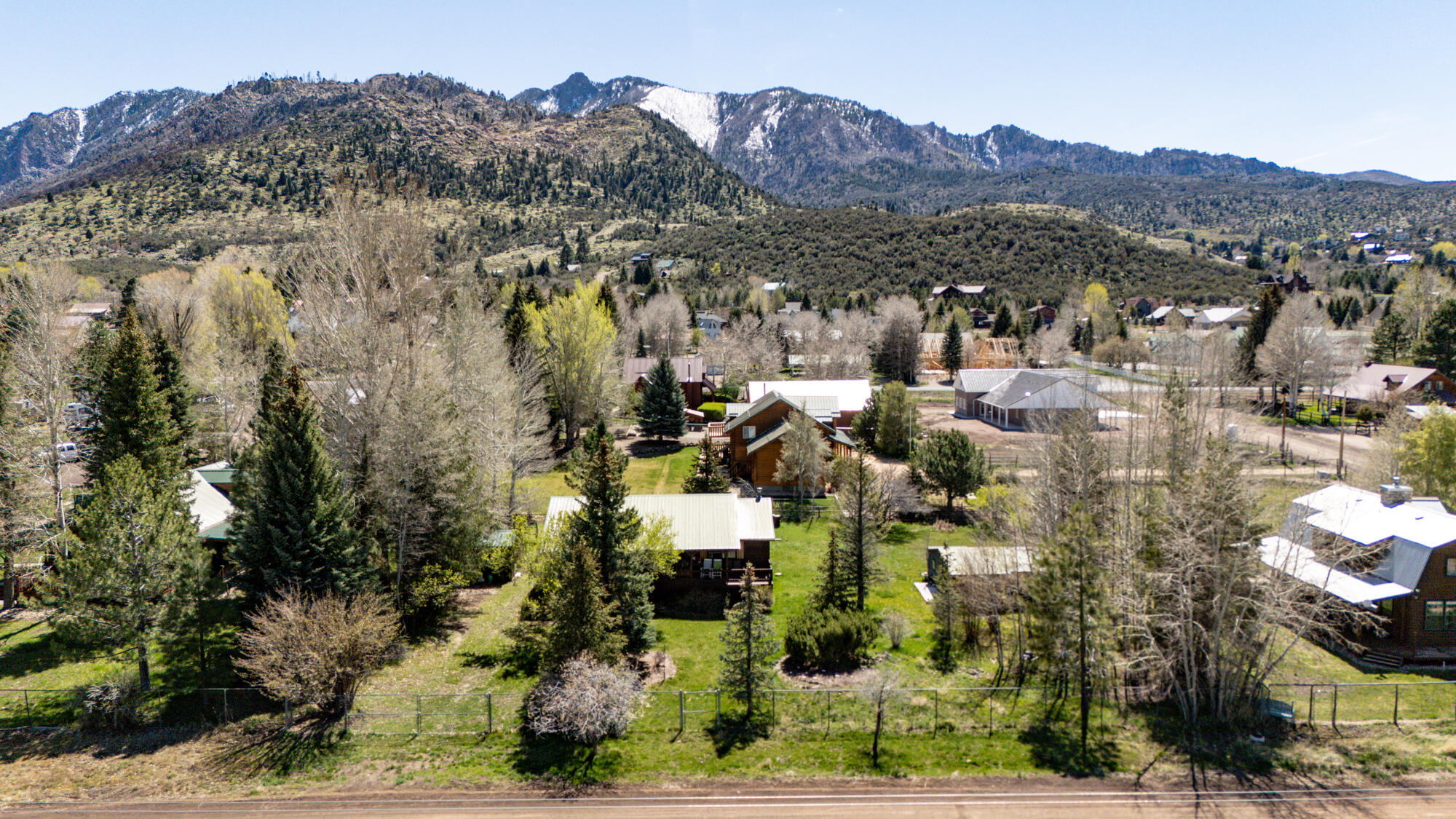 WINDOW ROCK - Residential