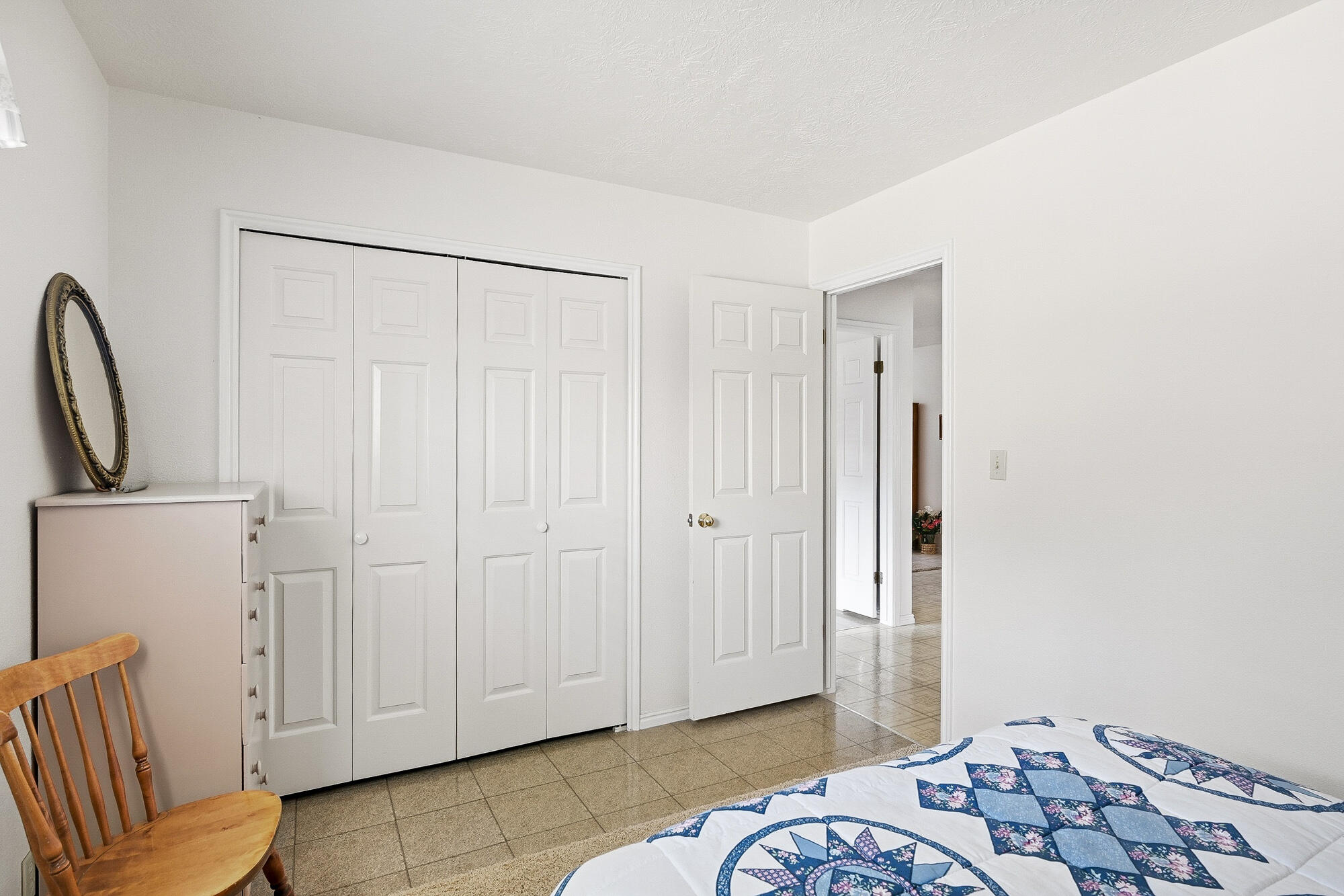 WINDOW ROCK - Residential