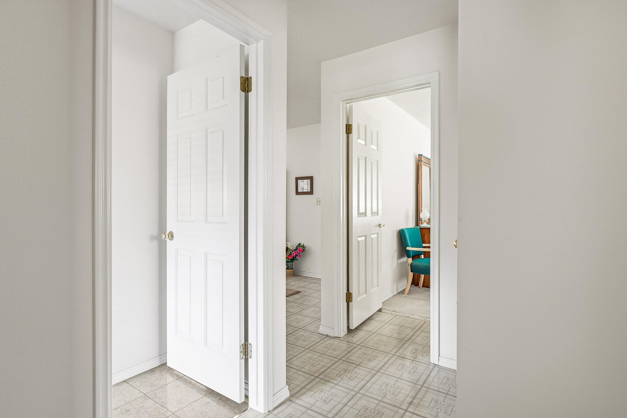 WINDOW ROCK - Residential