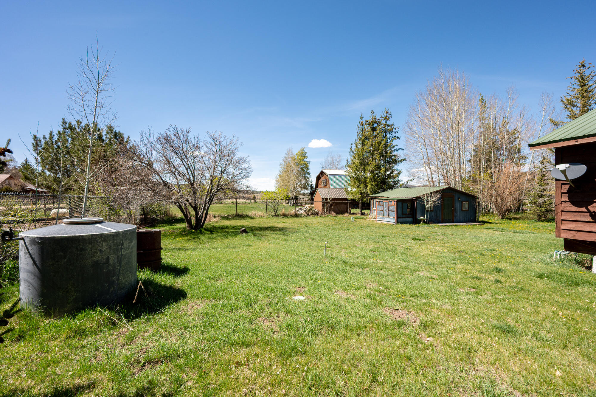 WINDOW ROCK - Residential