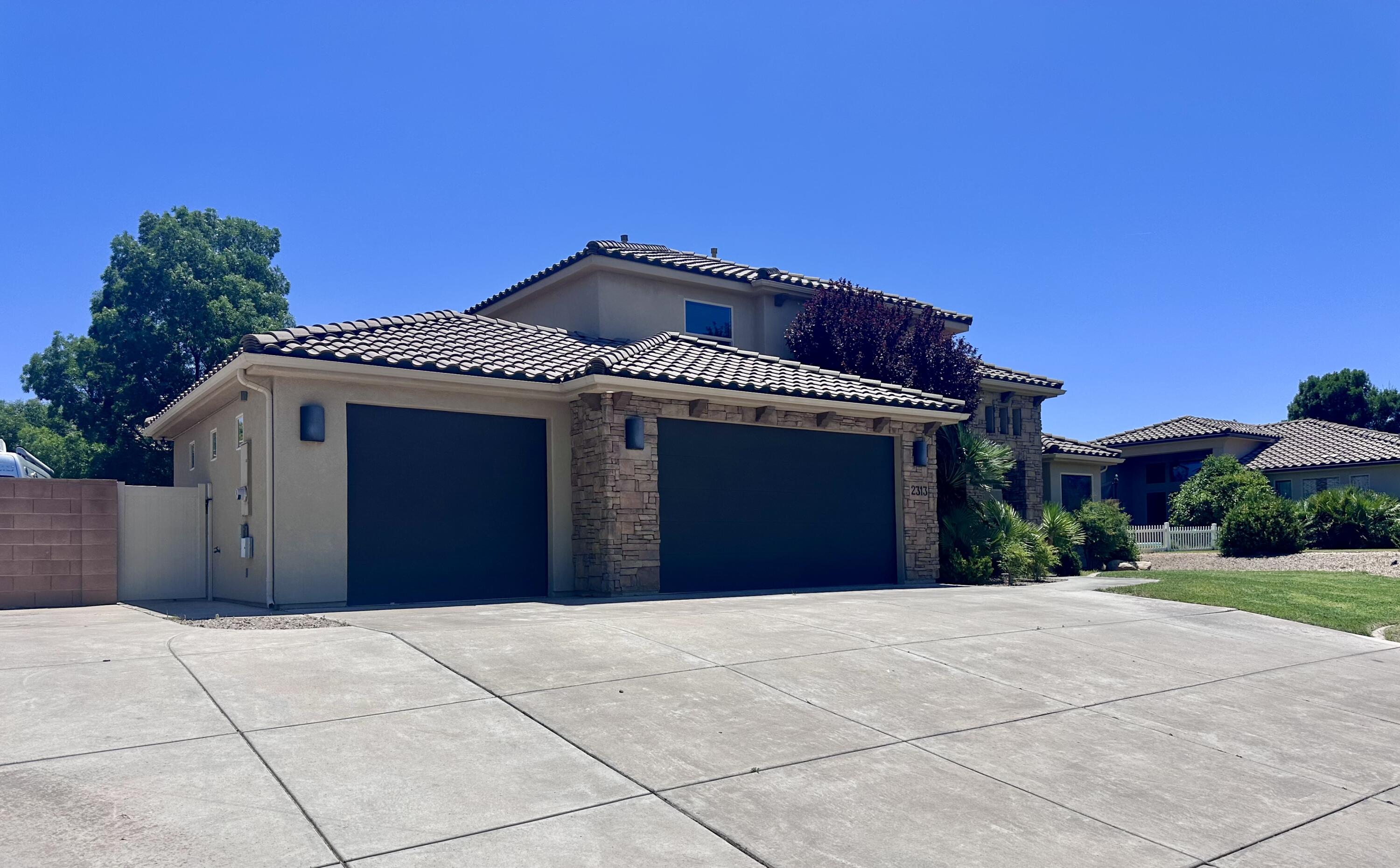 SILVER FALLS AT WASHINGTON BENCH - Residential