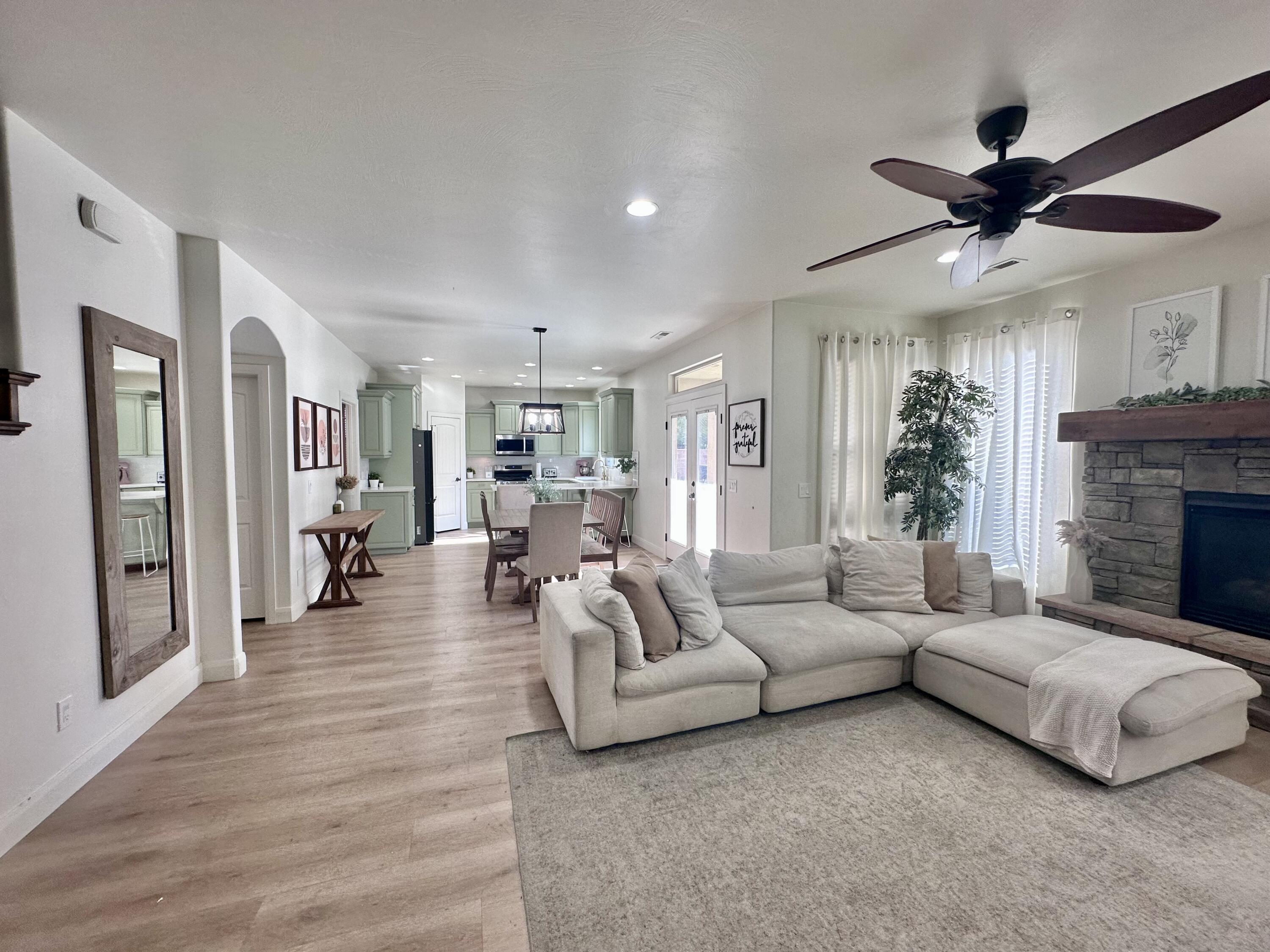 SILVER FALLS AT WASHINGTON BENCH - Residential