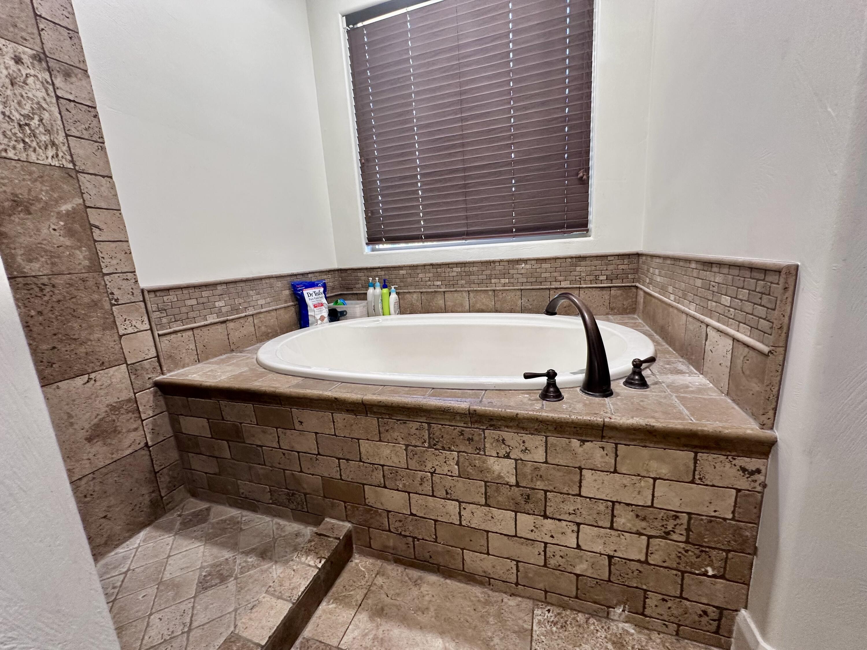 SILVER FALLS AT WASHINGTON BENCH - Residential