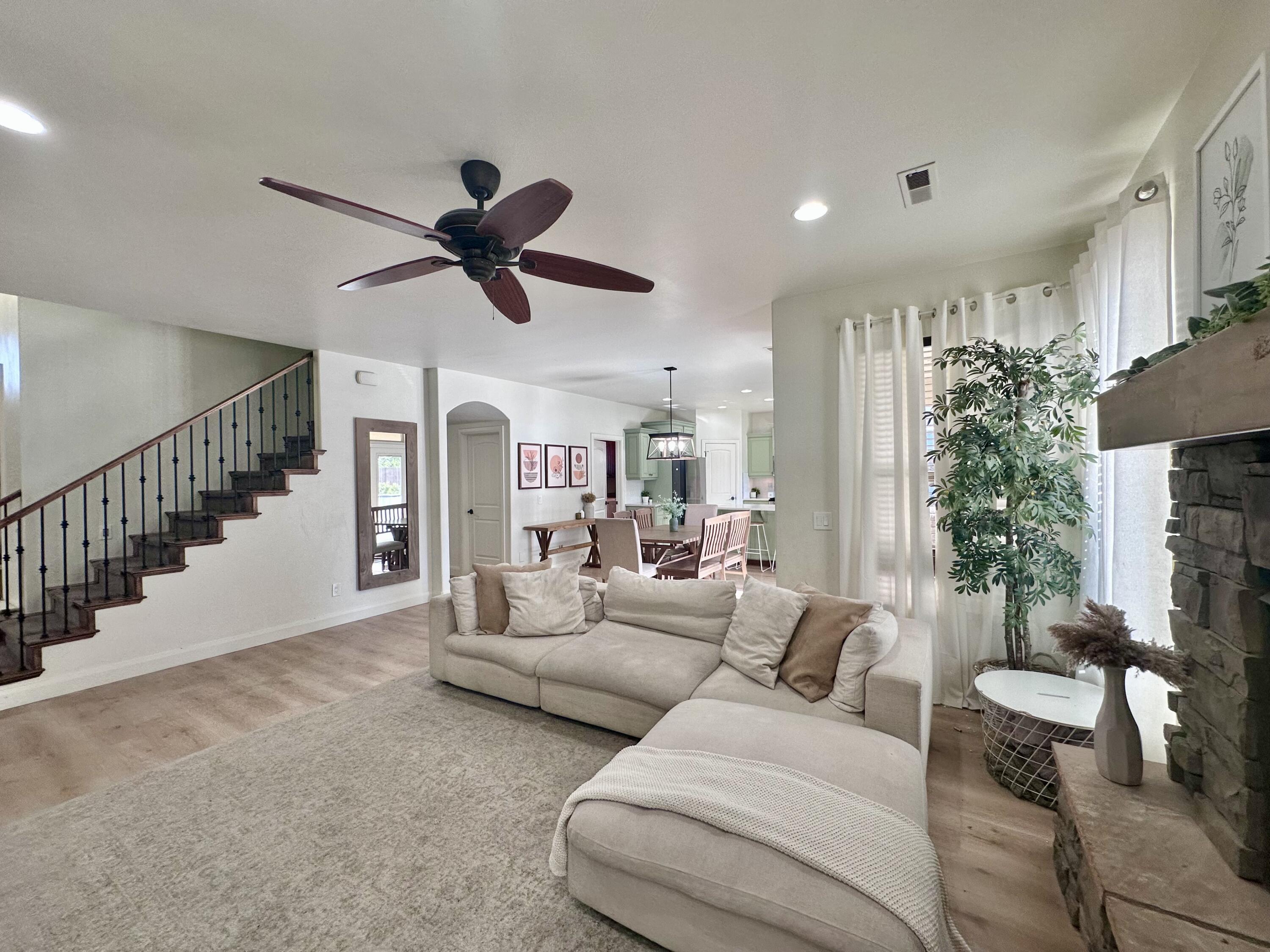 SILVER FALLS AT WASHINGTON BENCH - Residential