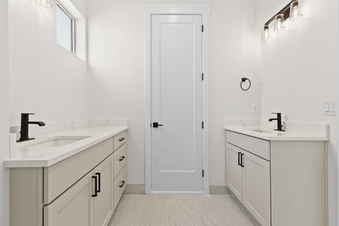 Tiny photo for 156 N 3670 W, Hurricane, UT 84737 (MLS # 26-271389)