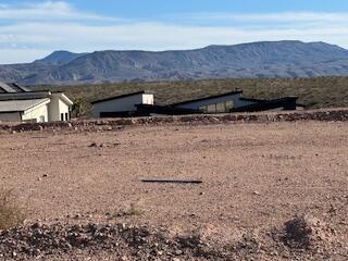 DESERT HORIZON - Land