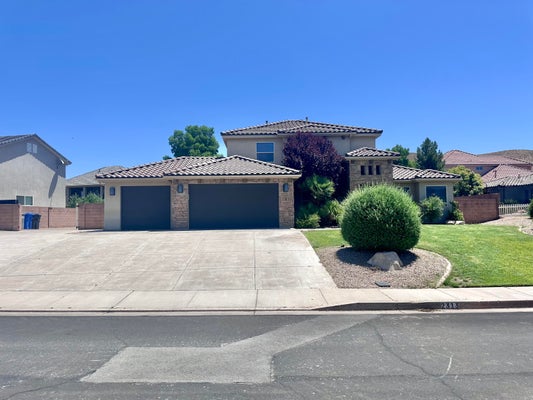 2313 S LAST CHANCE DR, WASHINGTON, UT 84780 - Image b3206a1b3b8445bcdc554f7fd83ecb82/3653197498