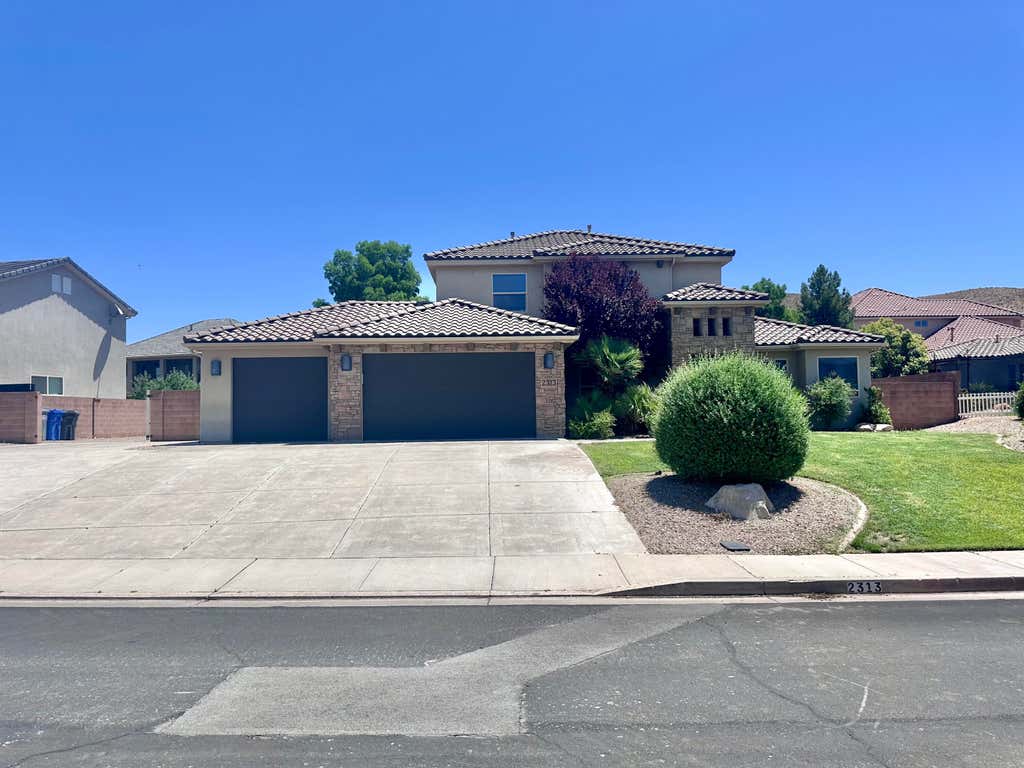 Photo of 2313 S Last Chance Drive, Washington, UT 84780 (MLS # 26-275401)
