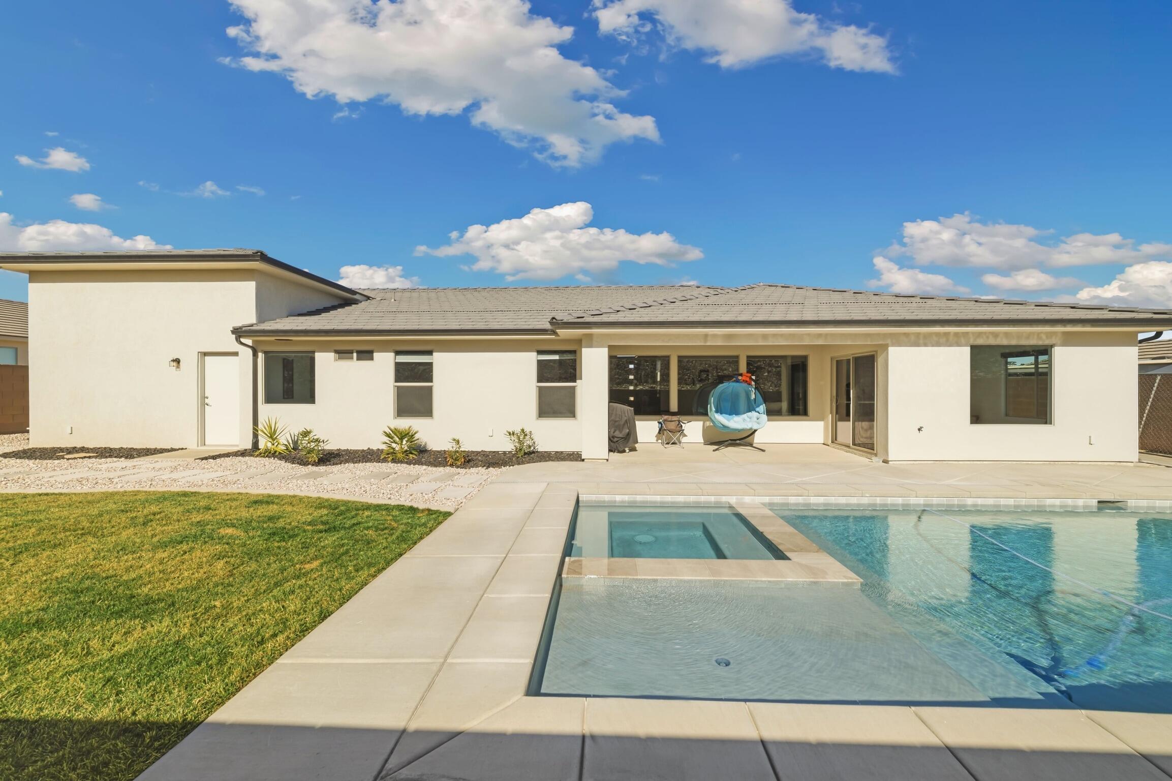 SAND RIDGE - Residential