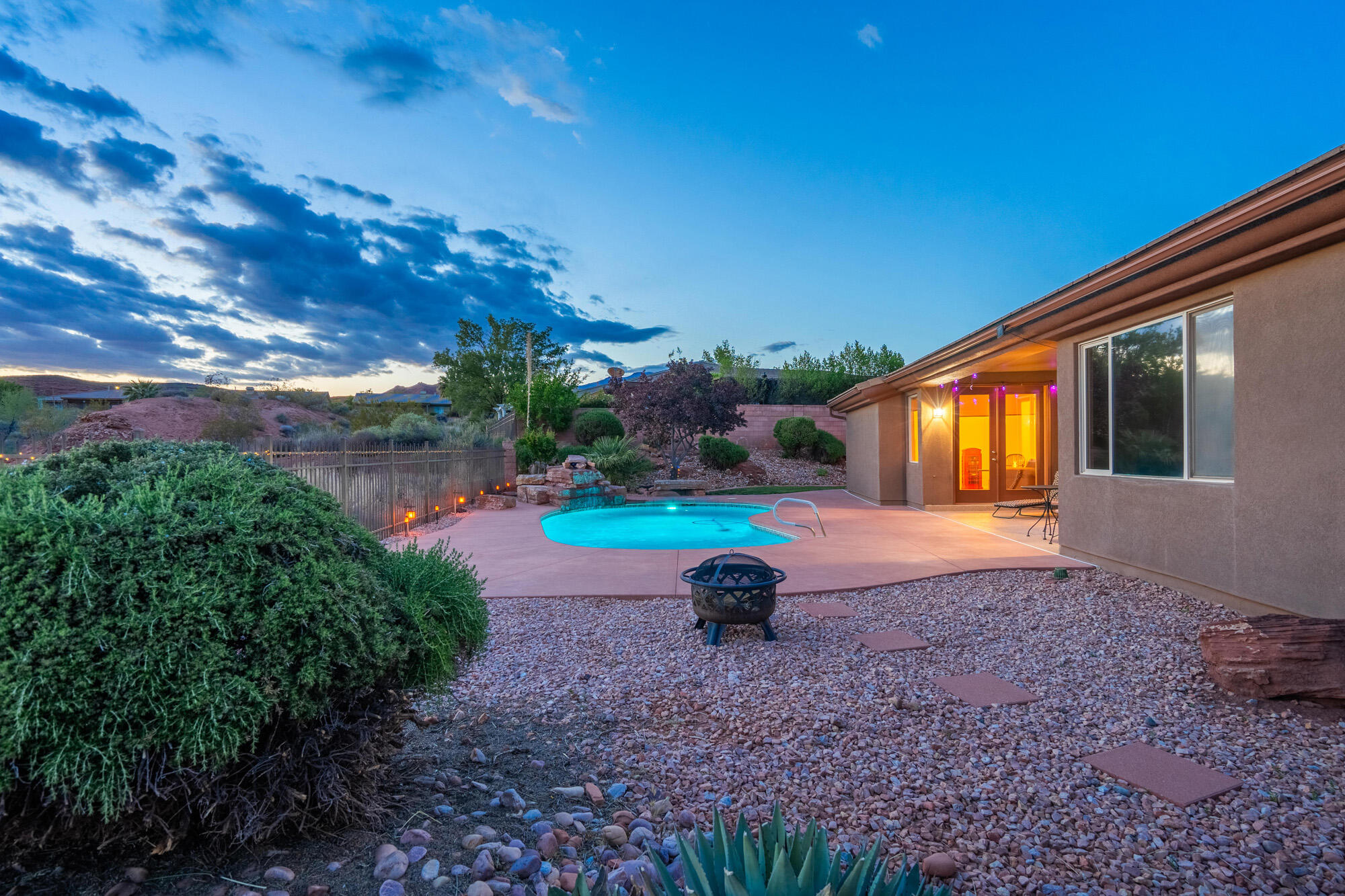 CORAL CANYON - Residential