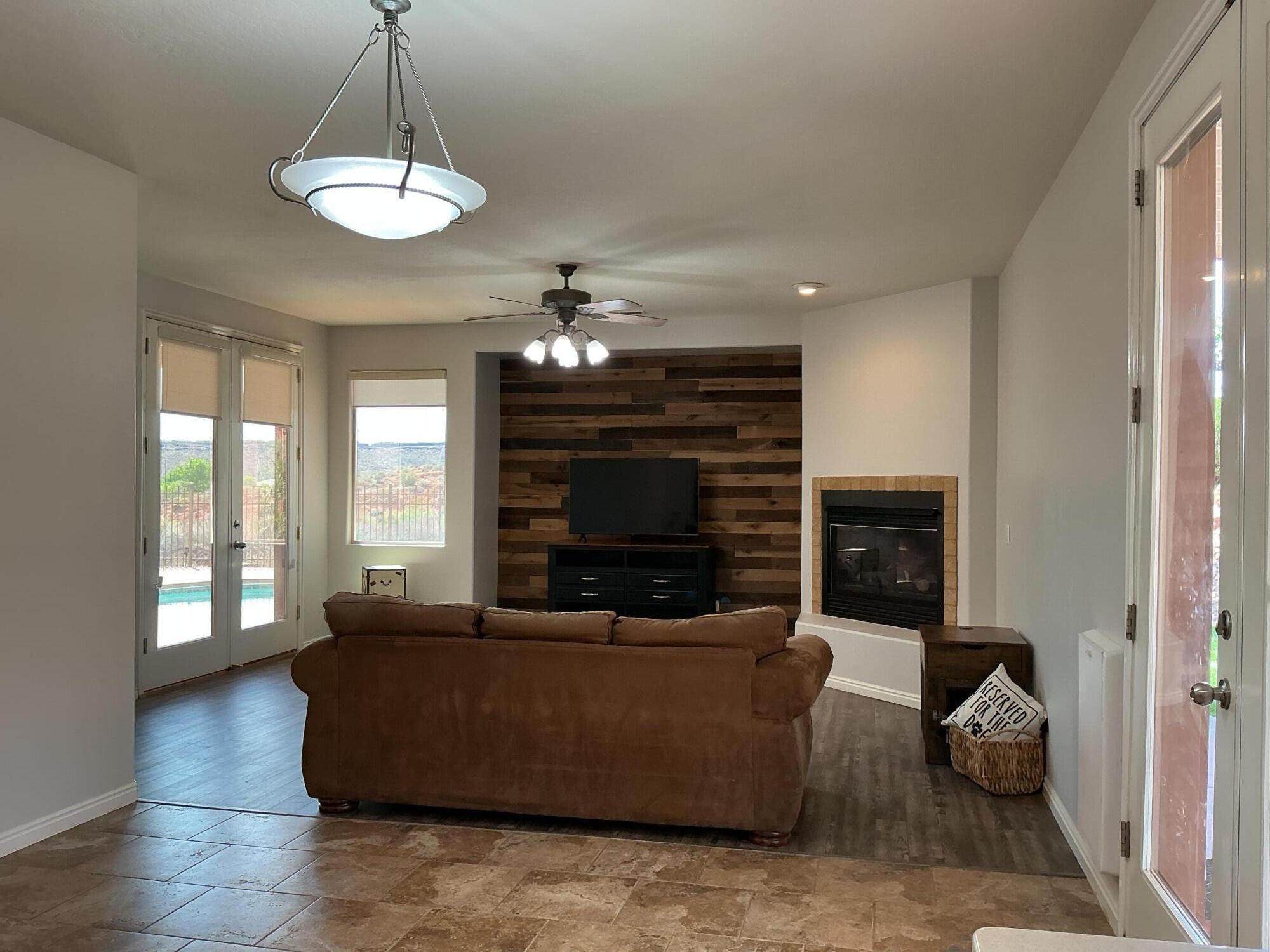 CORAL CANYON - Residential