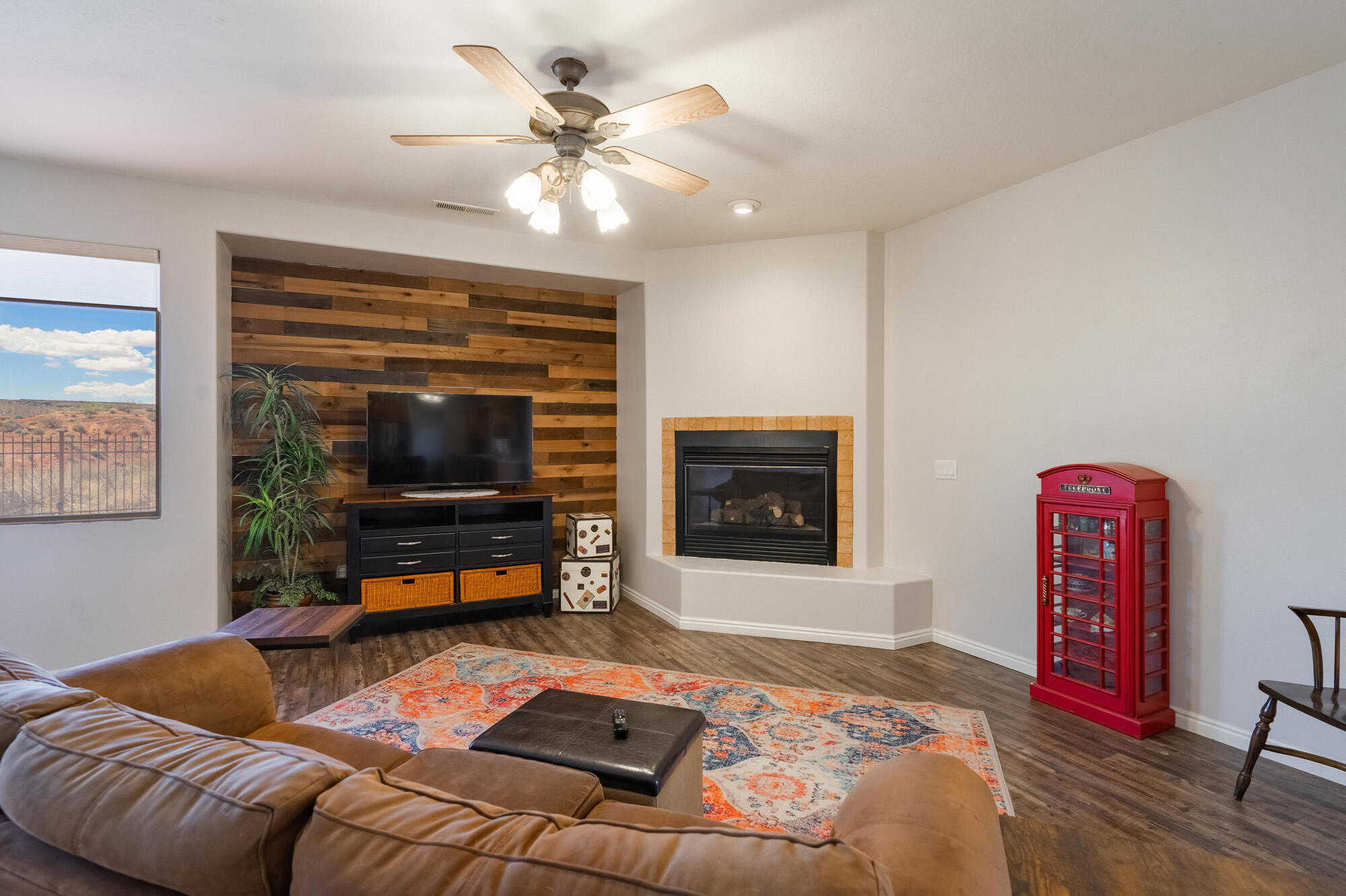 CORAL CANYON - Residential