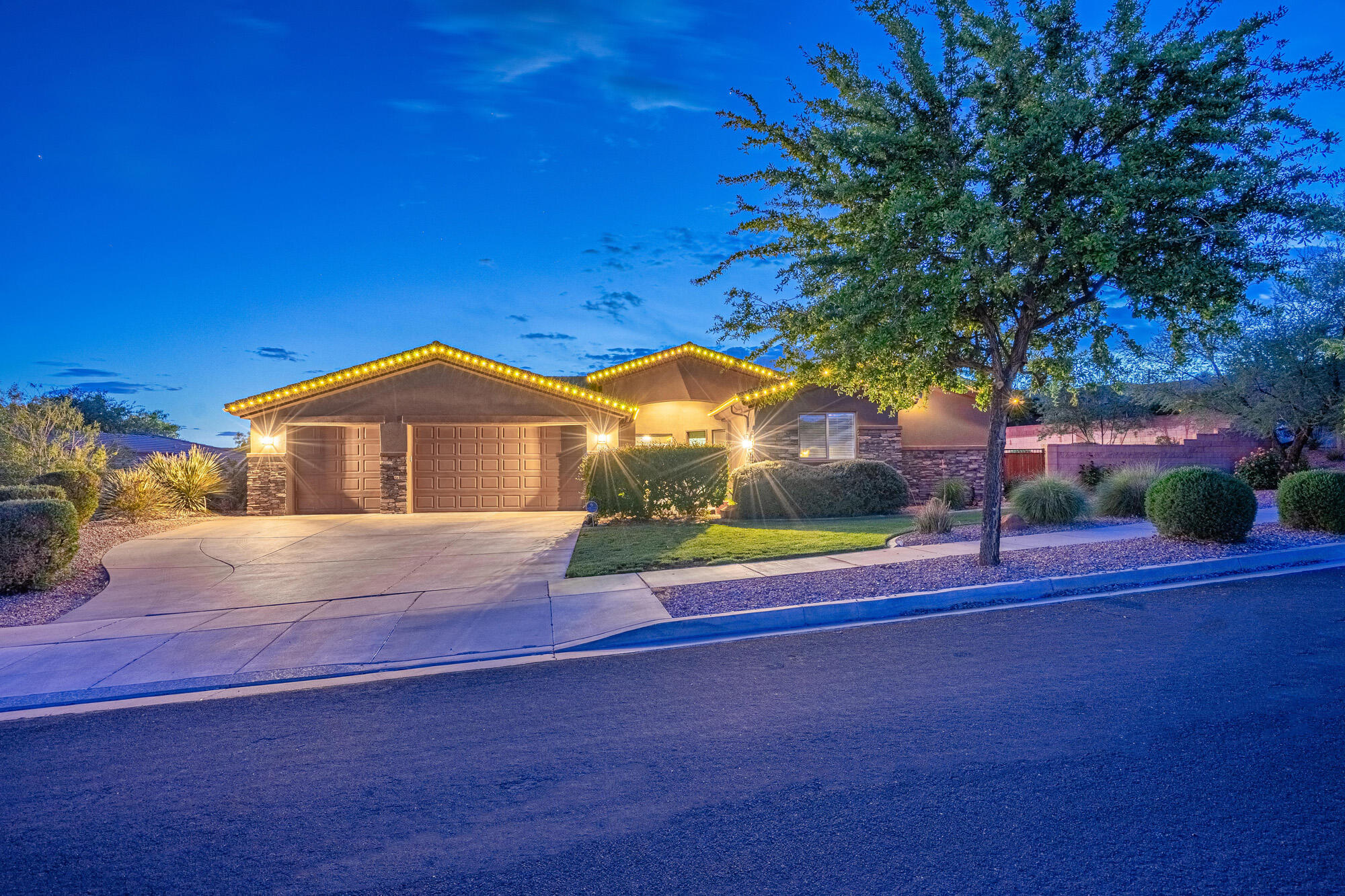 CORAL CANYON - Residential