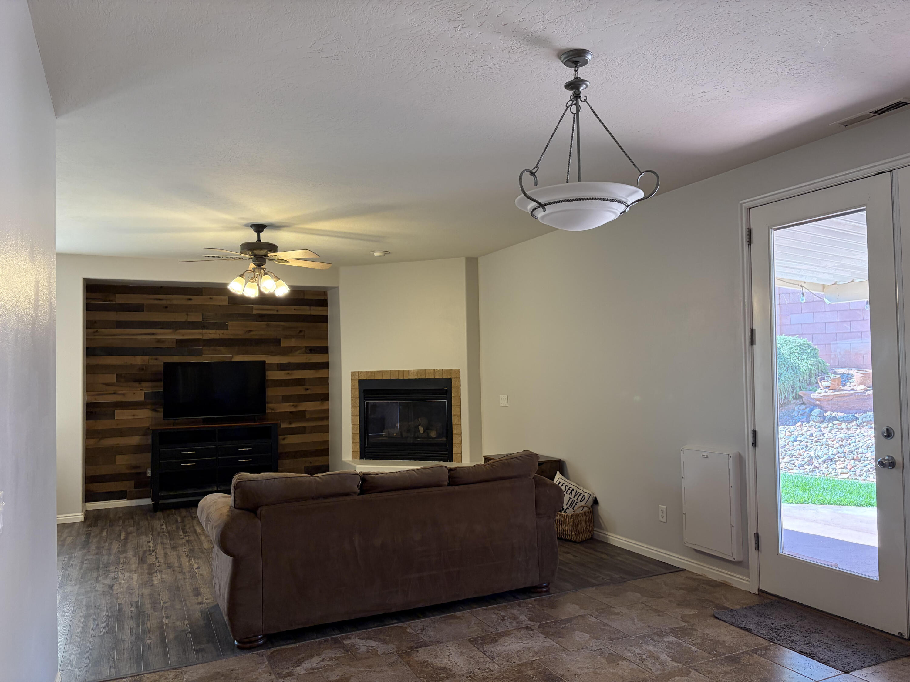 CORAL CANYON - Residential