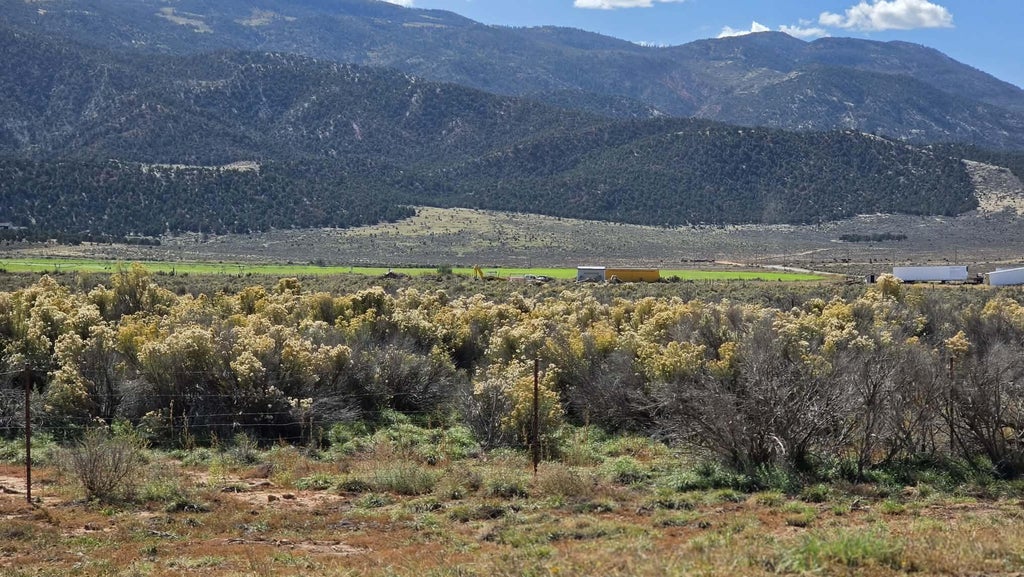 Photo of 484 S 2200 W, Parowan, UT 84761 (MLS # 26-277132)