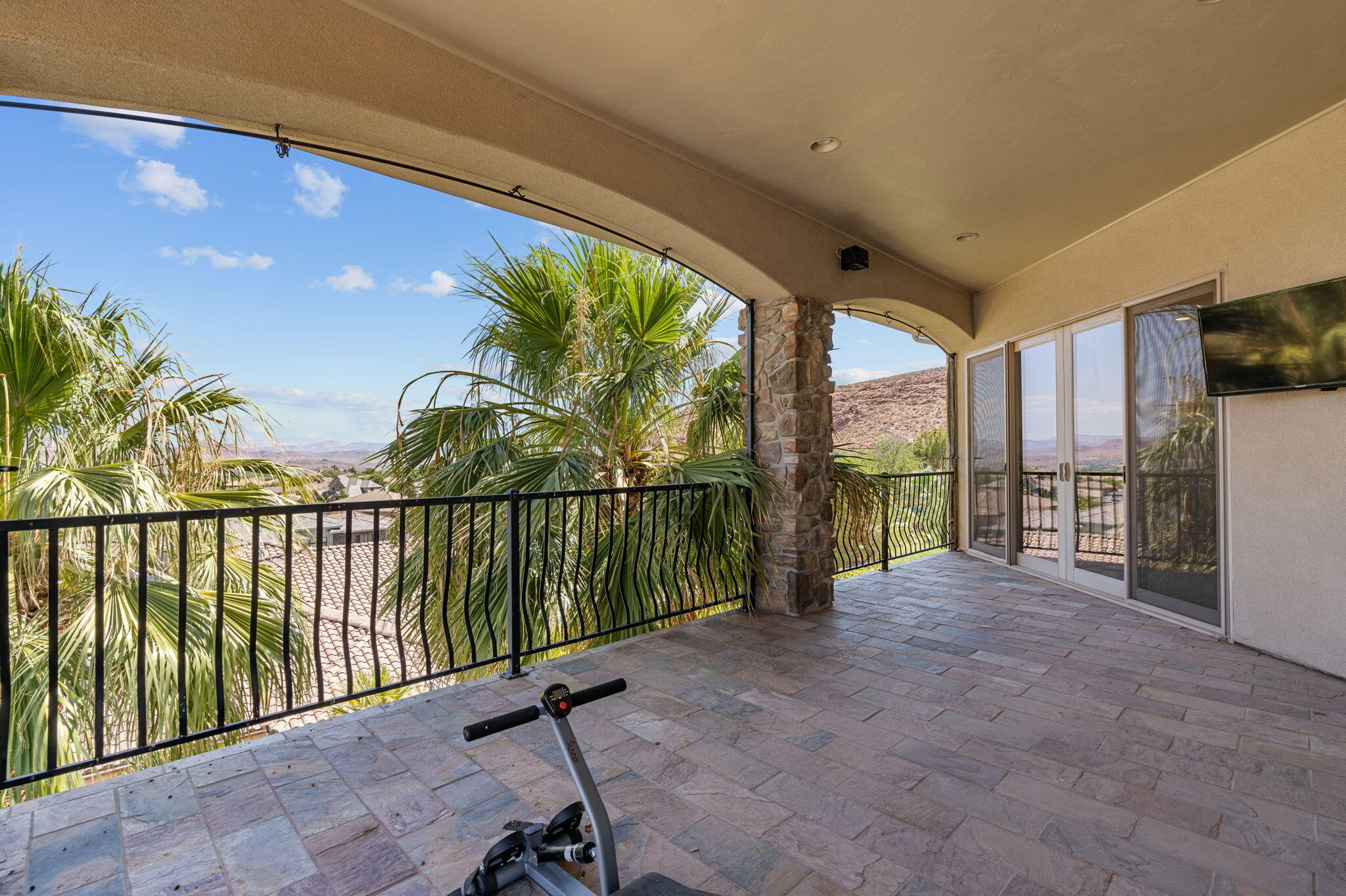 NORTHBRIDGE ESTATES - Residential