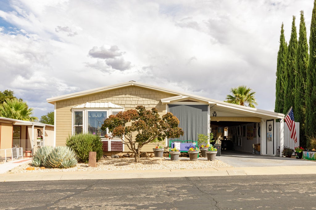Photo of 60 N 3910 W, Hurricane, UT 84737 (MLS # 26-276646)
