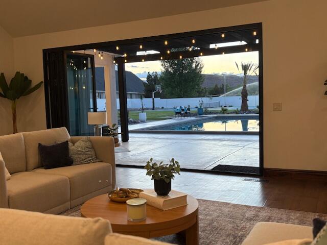 BLOOMINGTON RANCHES - Residential