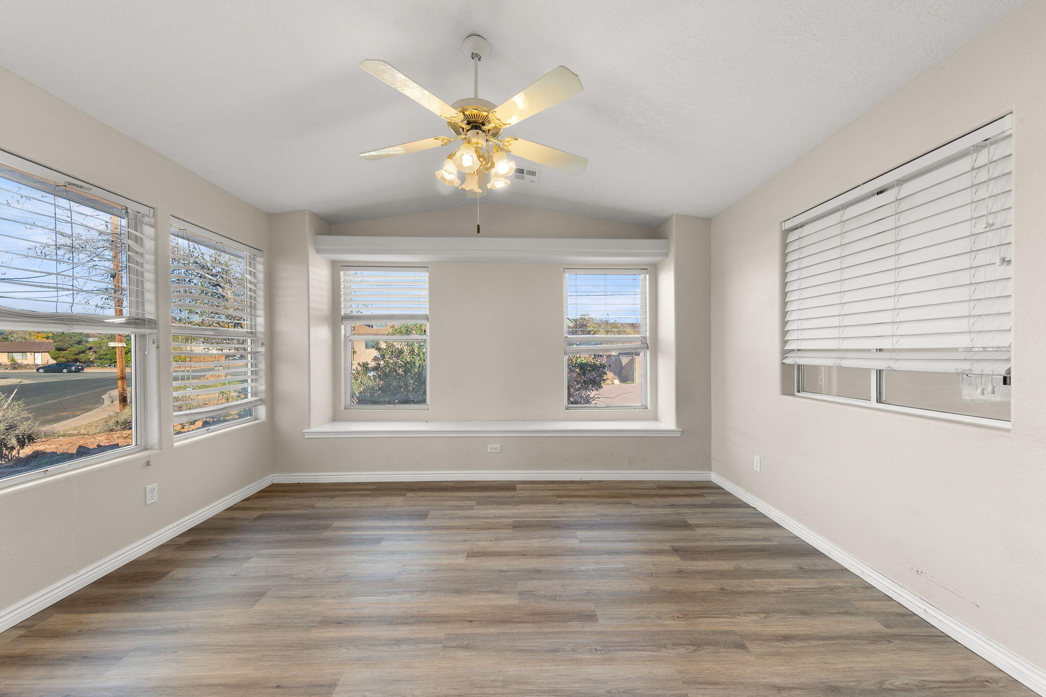 WASHINGTON ESTATES - Residential