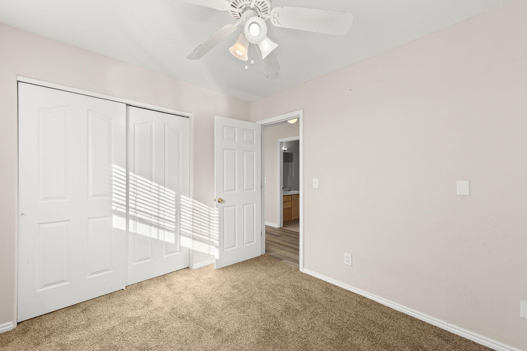 WASHINGTON ESTATES - Residential