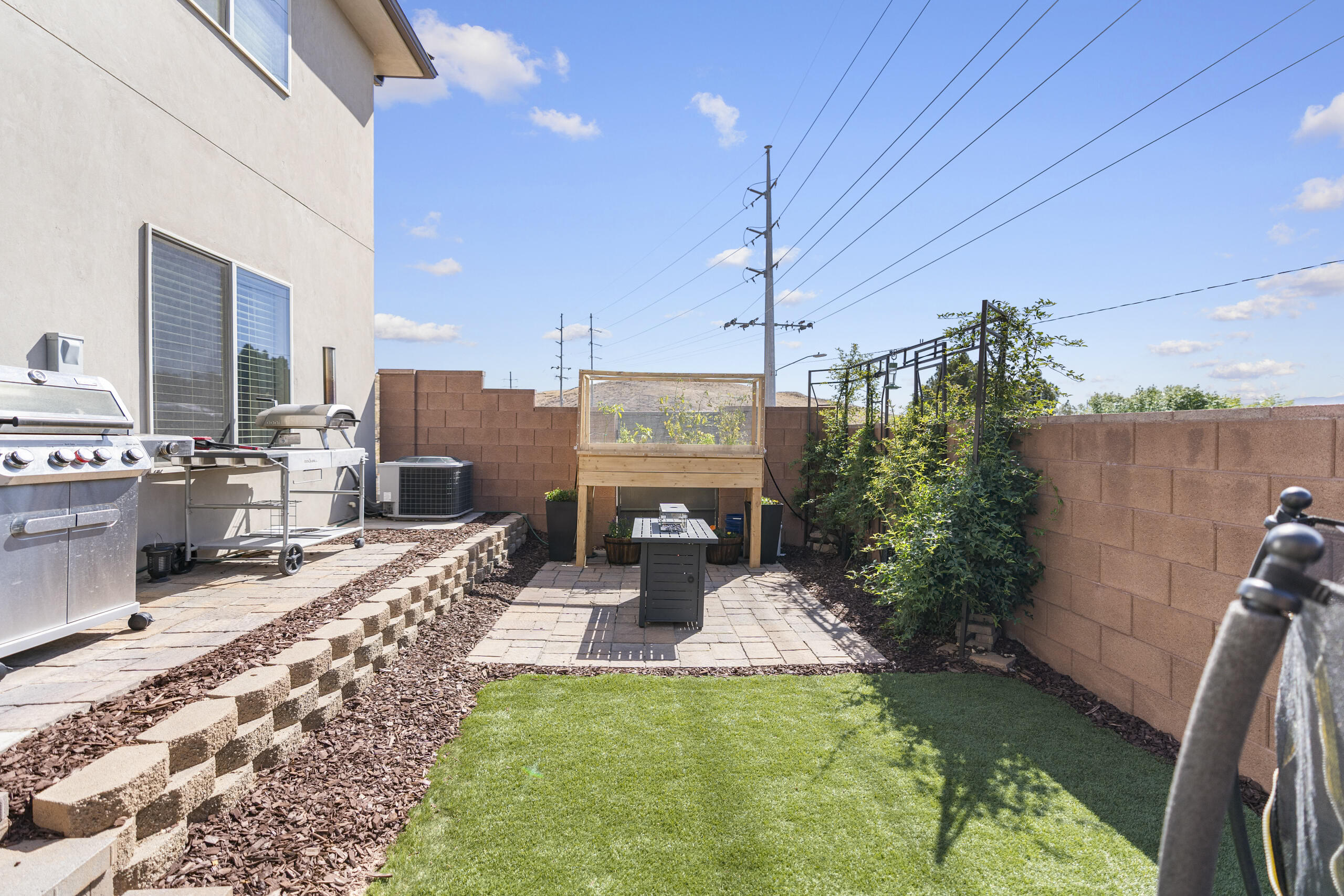 FOSSIL HILLS TH - Residential