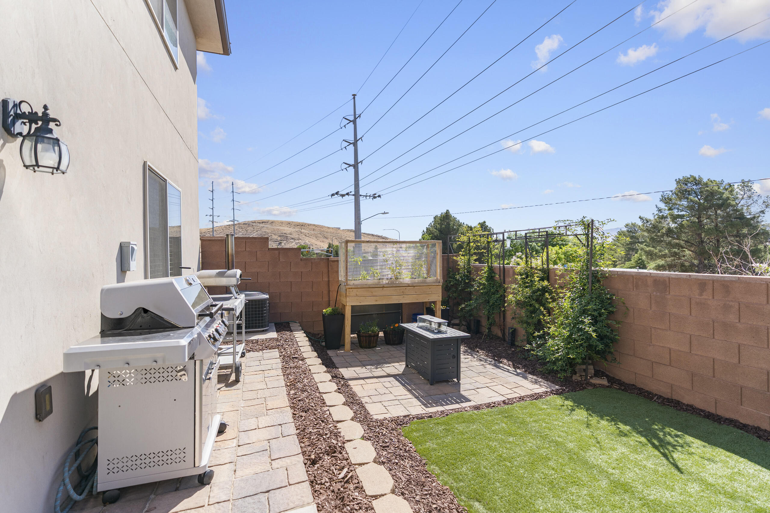 FOSSIL HILLS TH - Residential