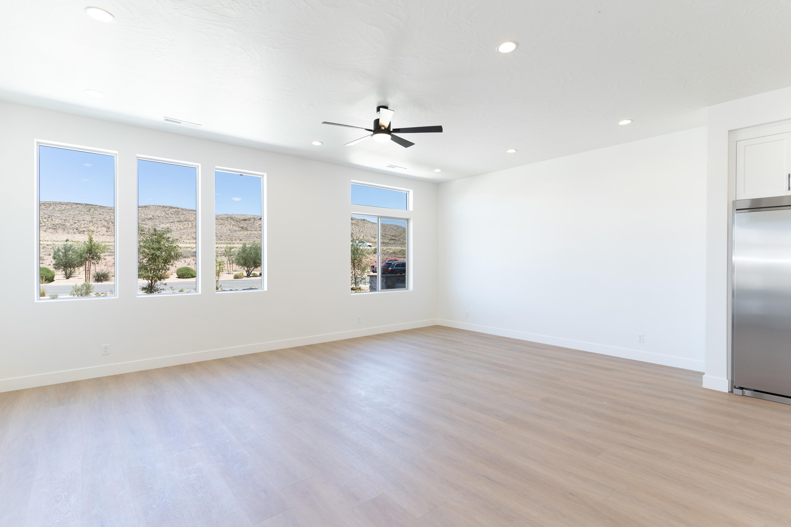 ATKINVILLE TOWNHOMES AT DESERT COLOR - Residential