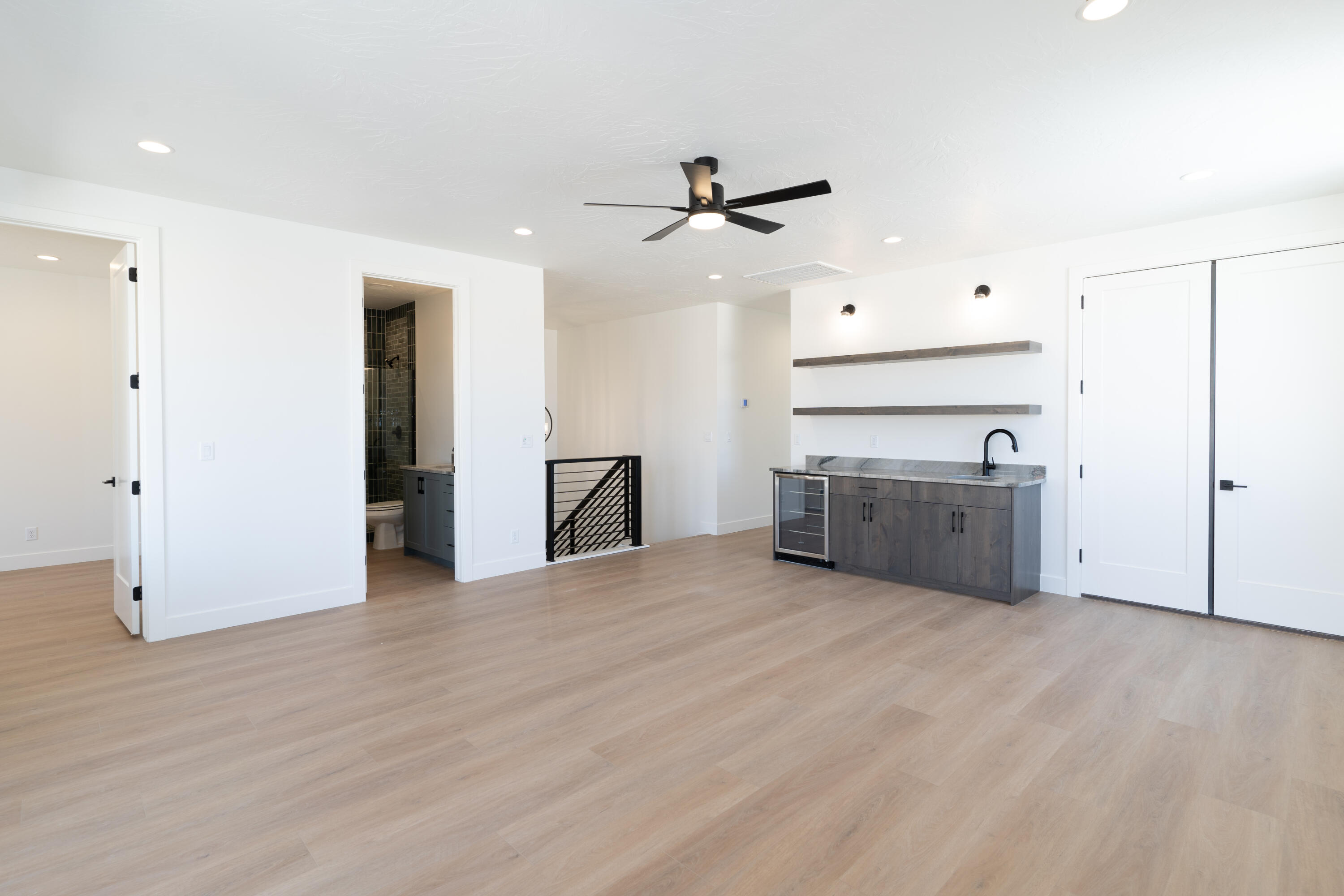 ATKINVILLE TOWNHOMES AT DESERT COLOR - Residential