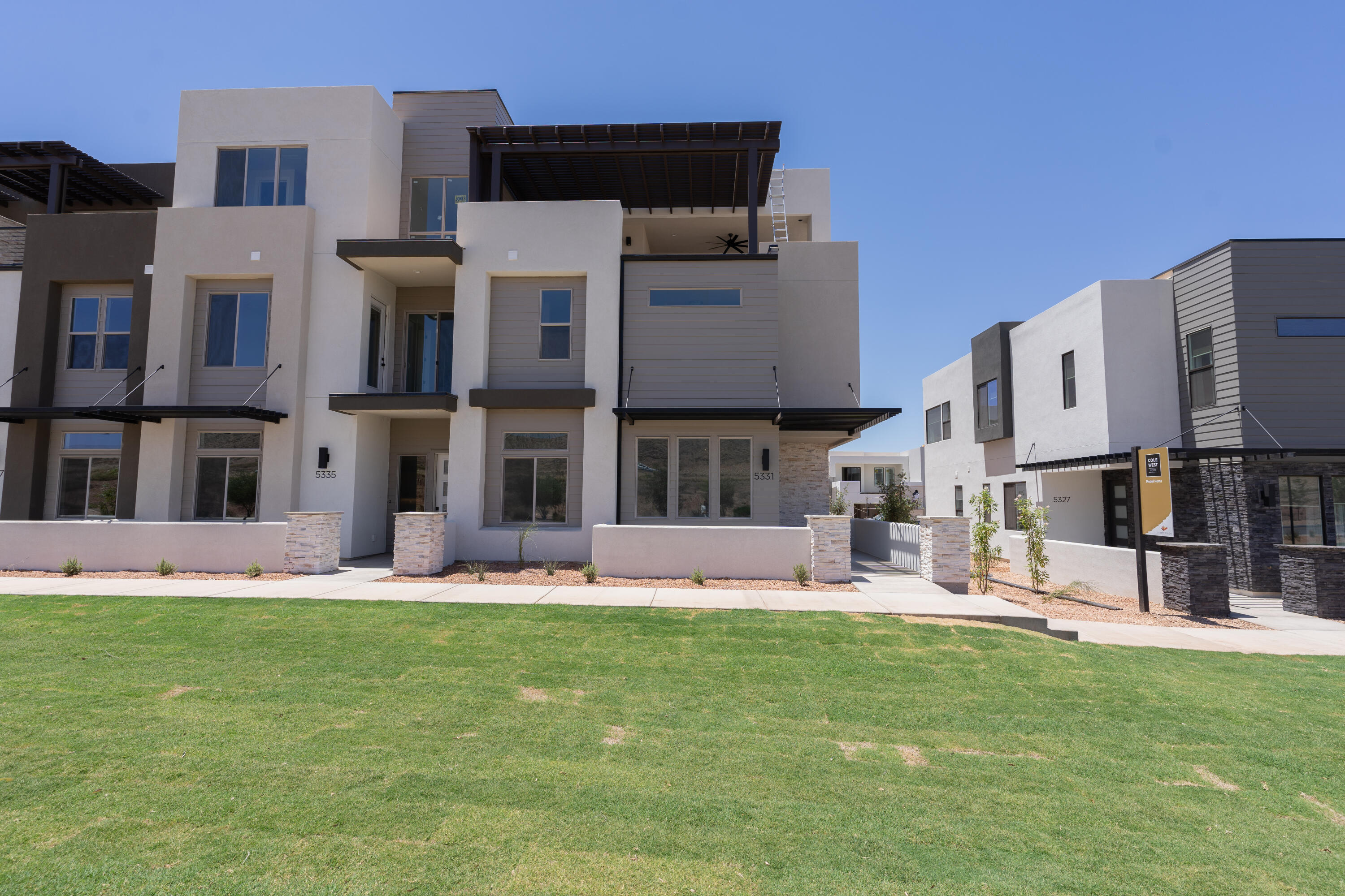 ATKINVILLE TOWNHOMES AT DESERT COLOR - Residential