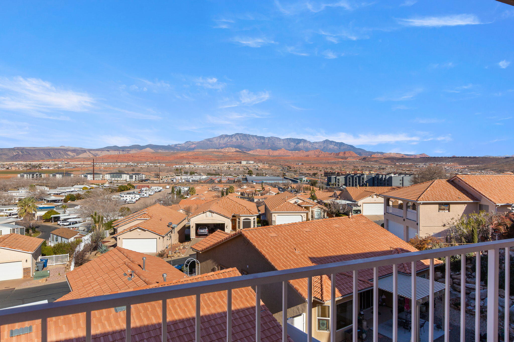 RIDGEPOINTE - Residential