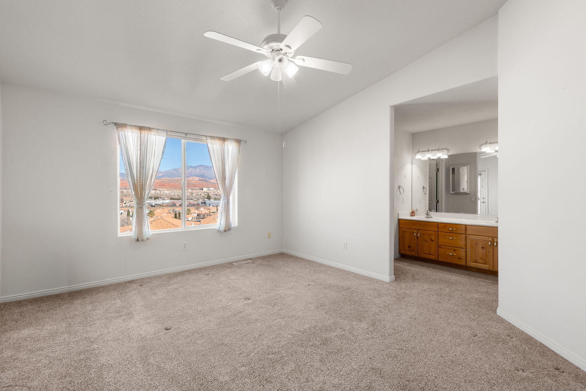 RIDGEPOINTE - Residential