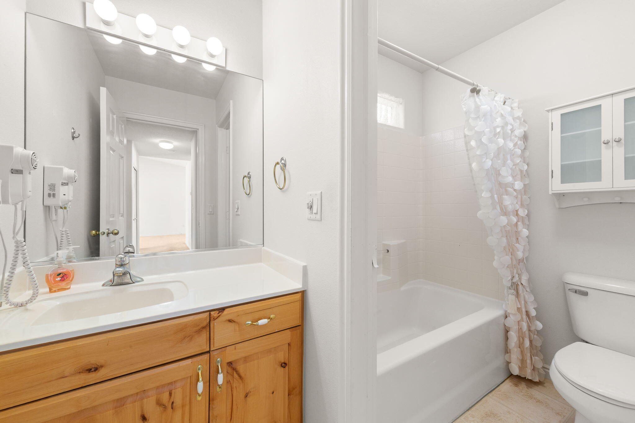 RIDGEPOINTE - Residential