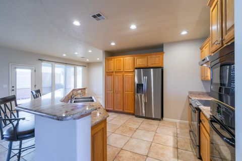 Tiny photo for 4694 S TRANQUILITY BAY DR, Saint George, UT 84790 (MLS # 26-269744)