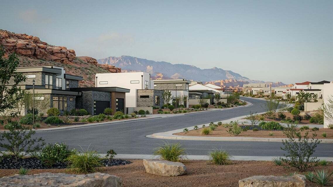 CLUB AT CORAL CANYON - Land