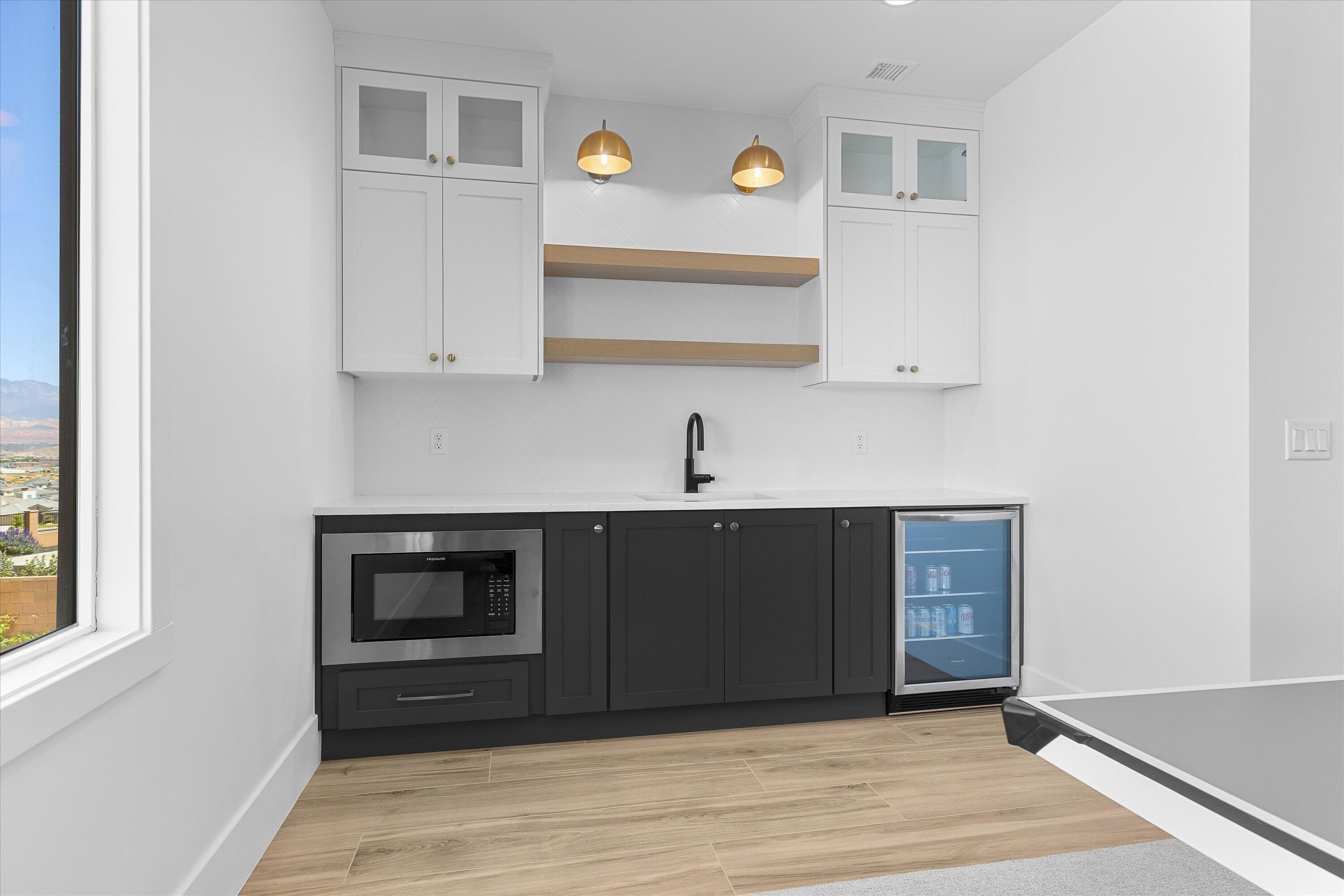 TEAKWOOD - Residential