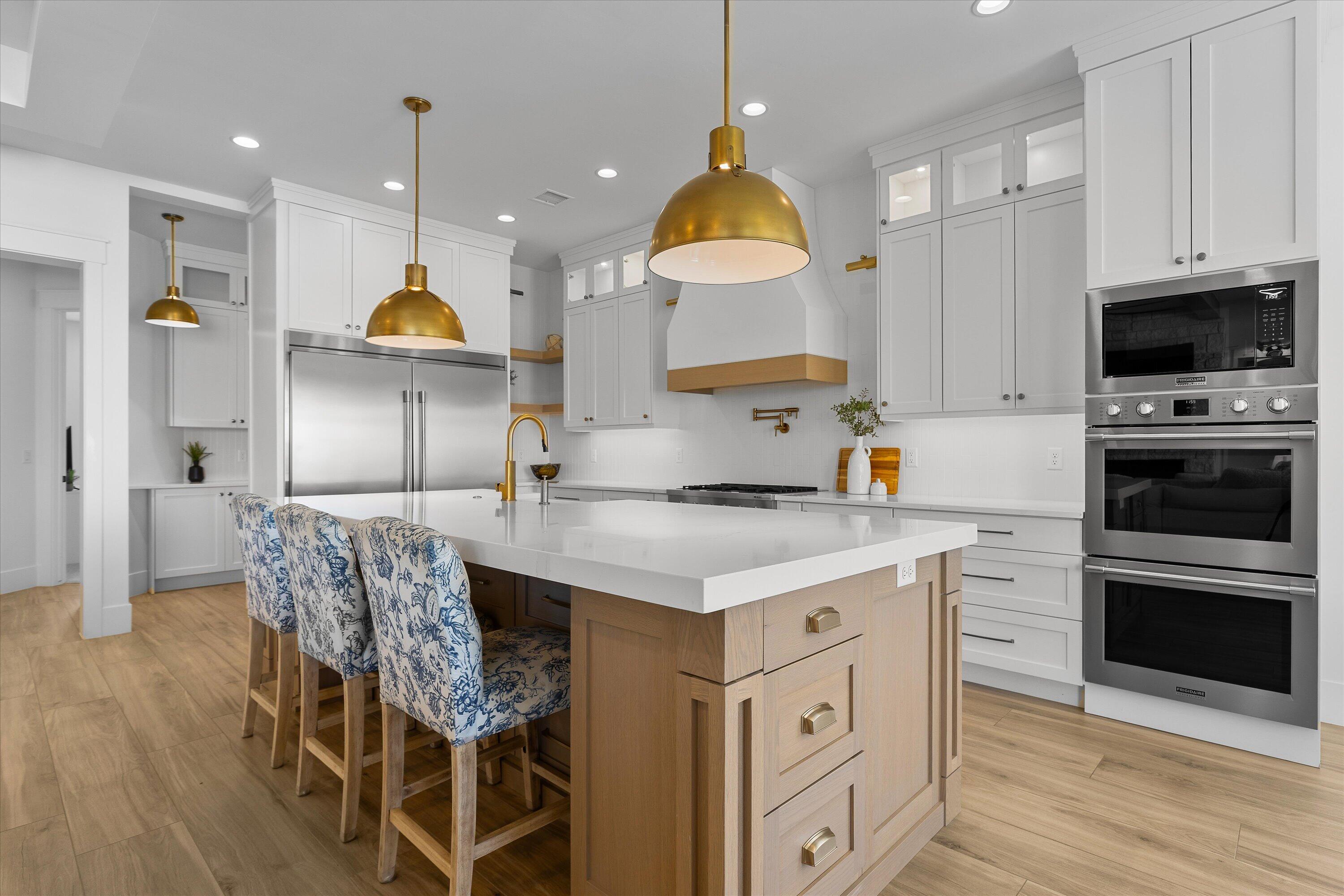 TEAKWOOD - Residential