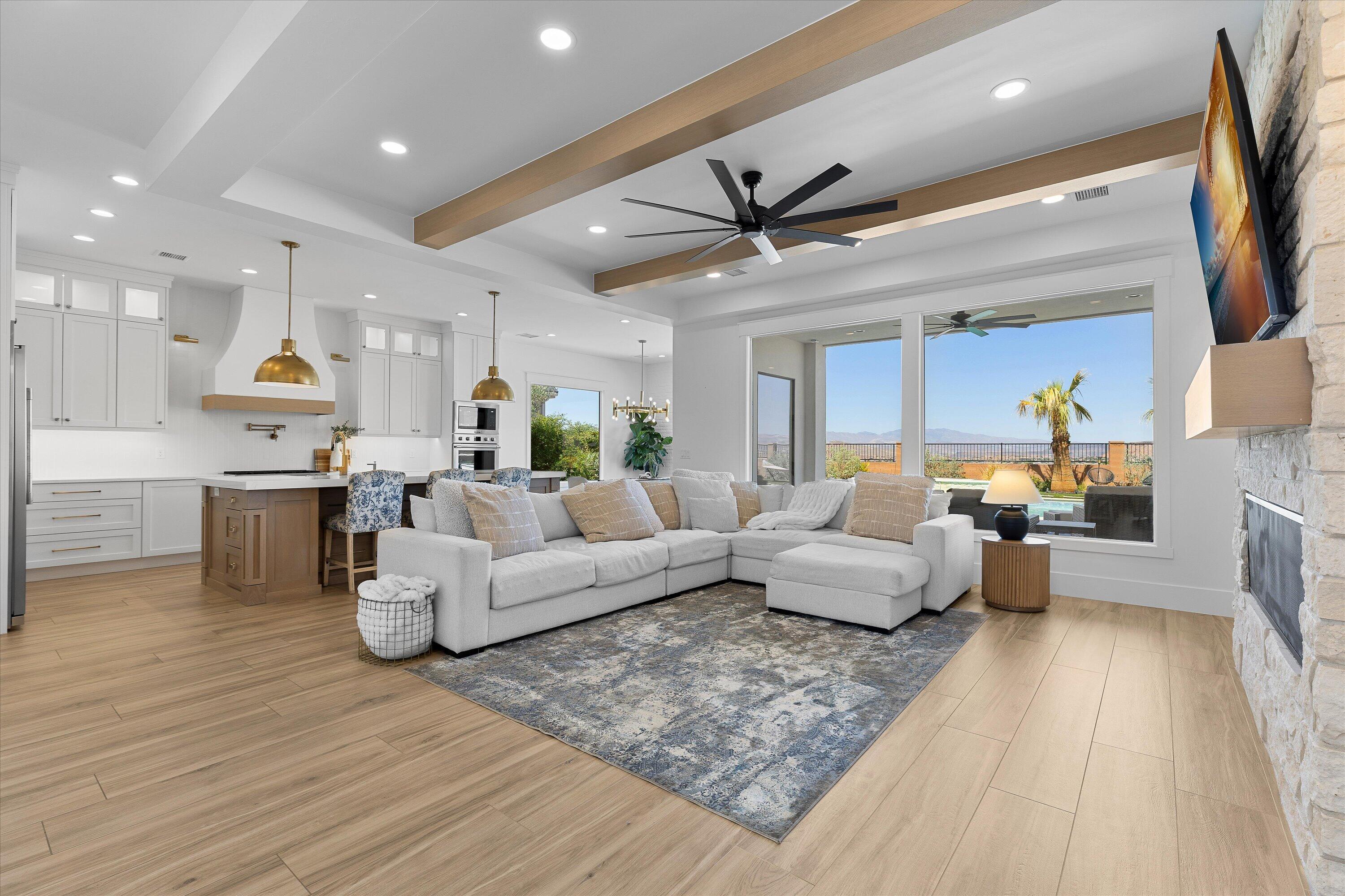 TEAKWOOD - Residential