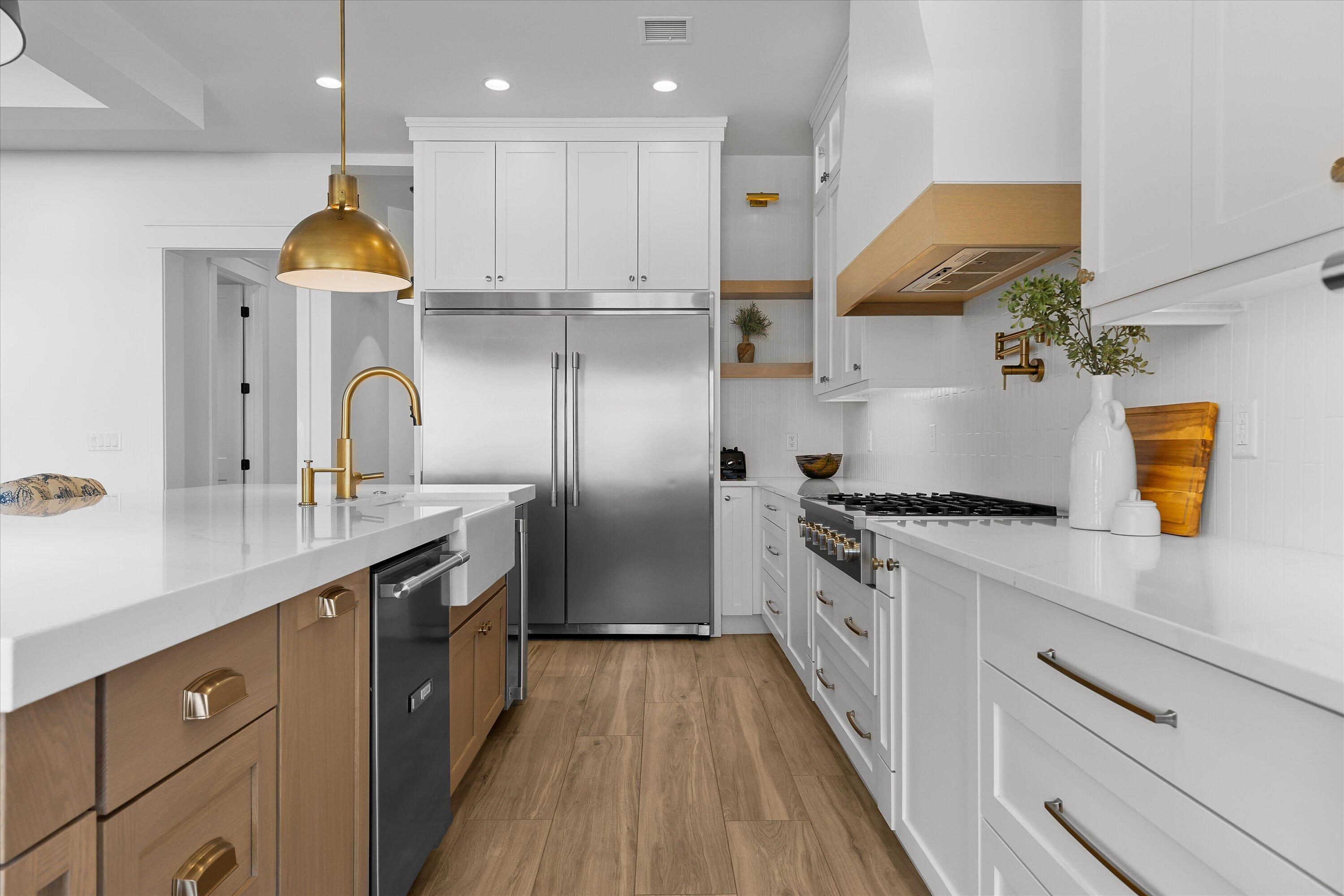 TEAKWOOD - Residential