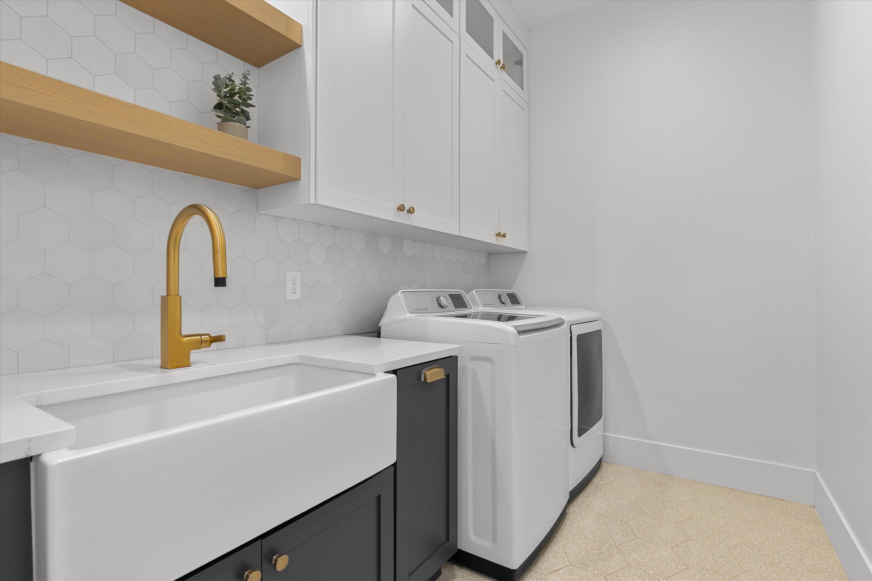 TEAKWOOD - Residential