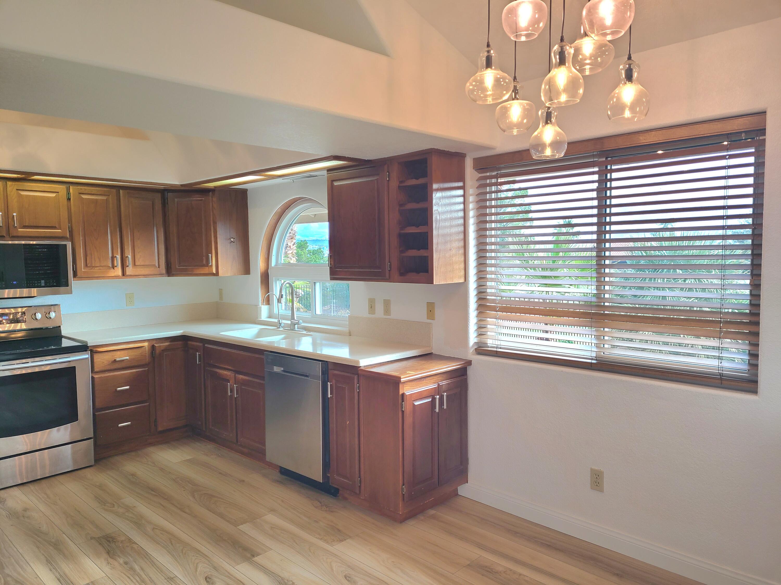 FAIRWAY HILLS - Residential