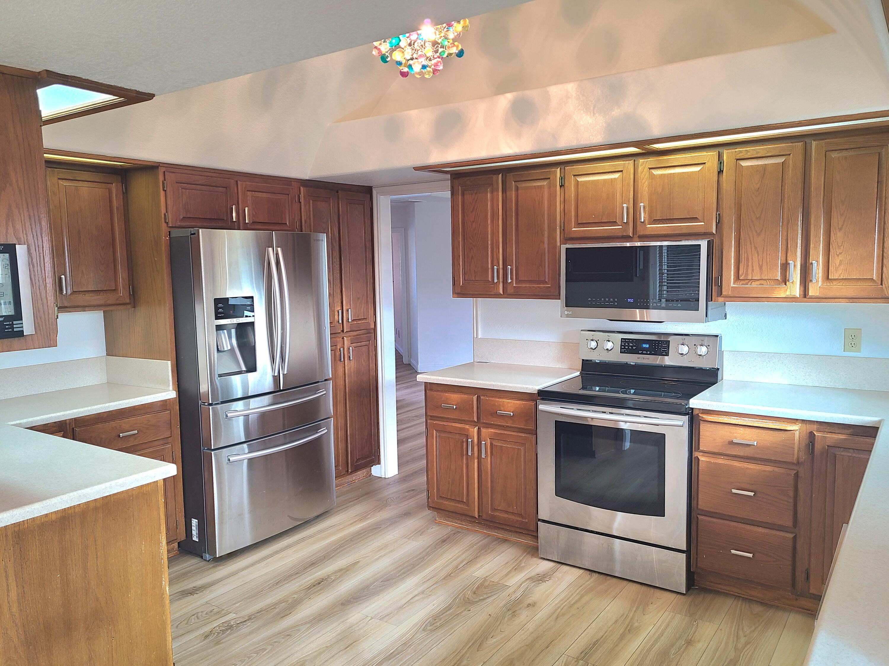 FAIRWAY HILLS - Residential