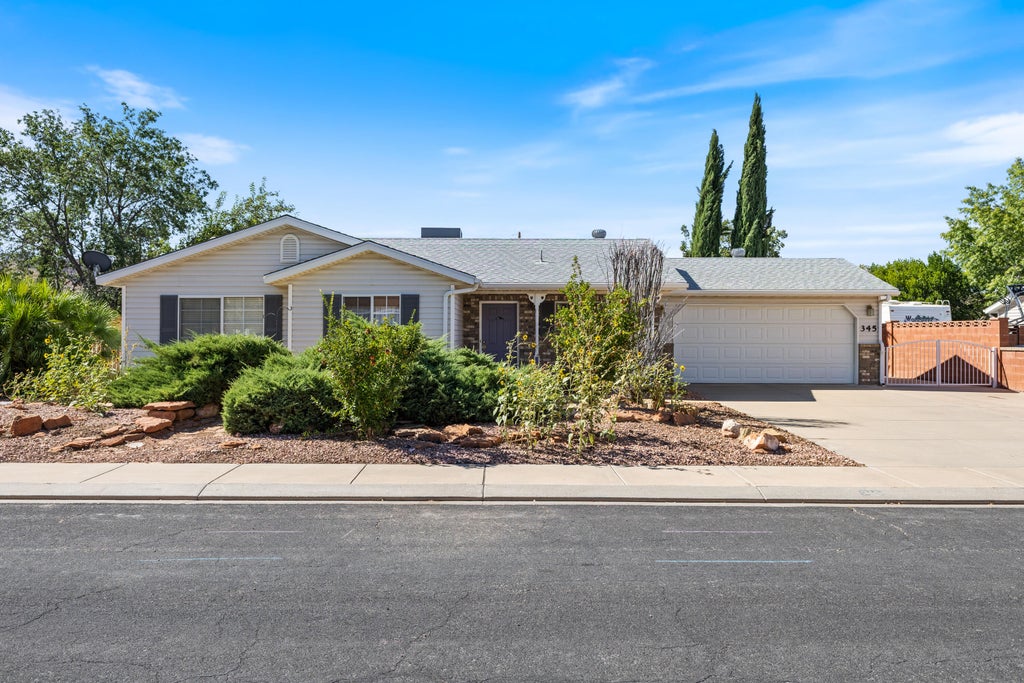 Photo of 345 W 110 N, La Verkin, UT 84745 (MLS # 26-275314)