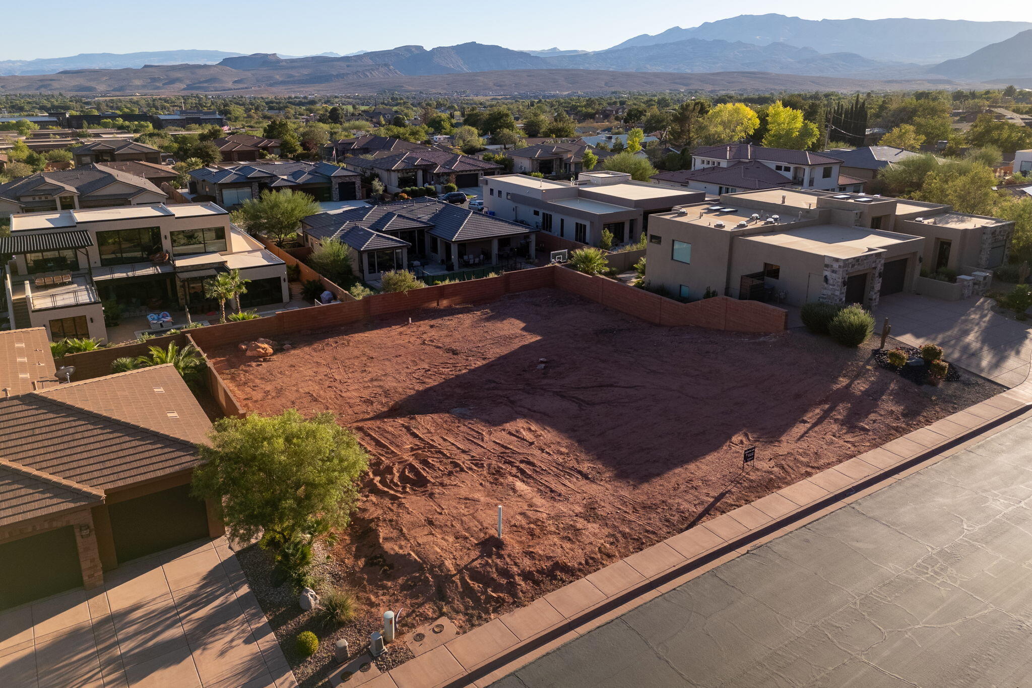 RED MOUNTAIN ESTATES - Land