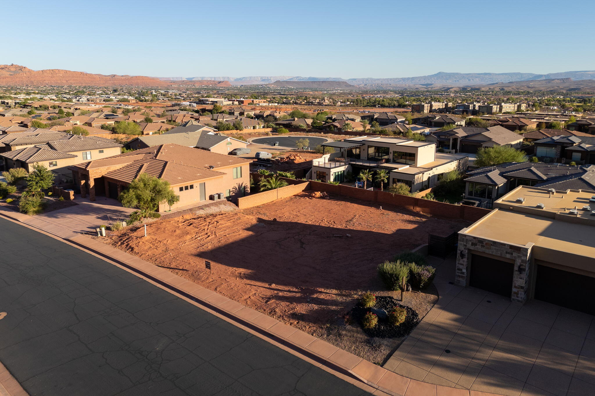 RED MOUNTAIN ESTATES - Land