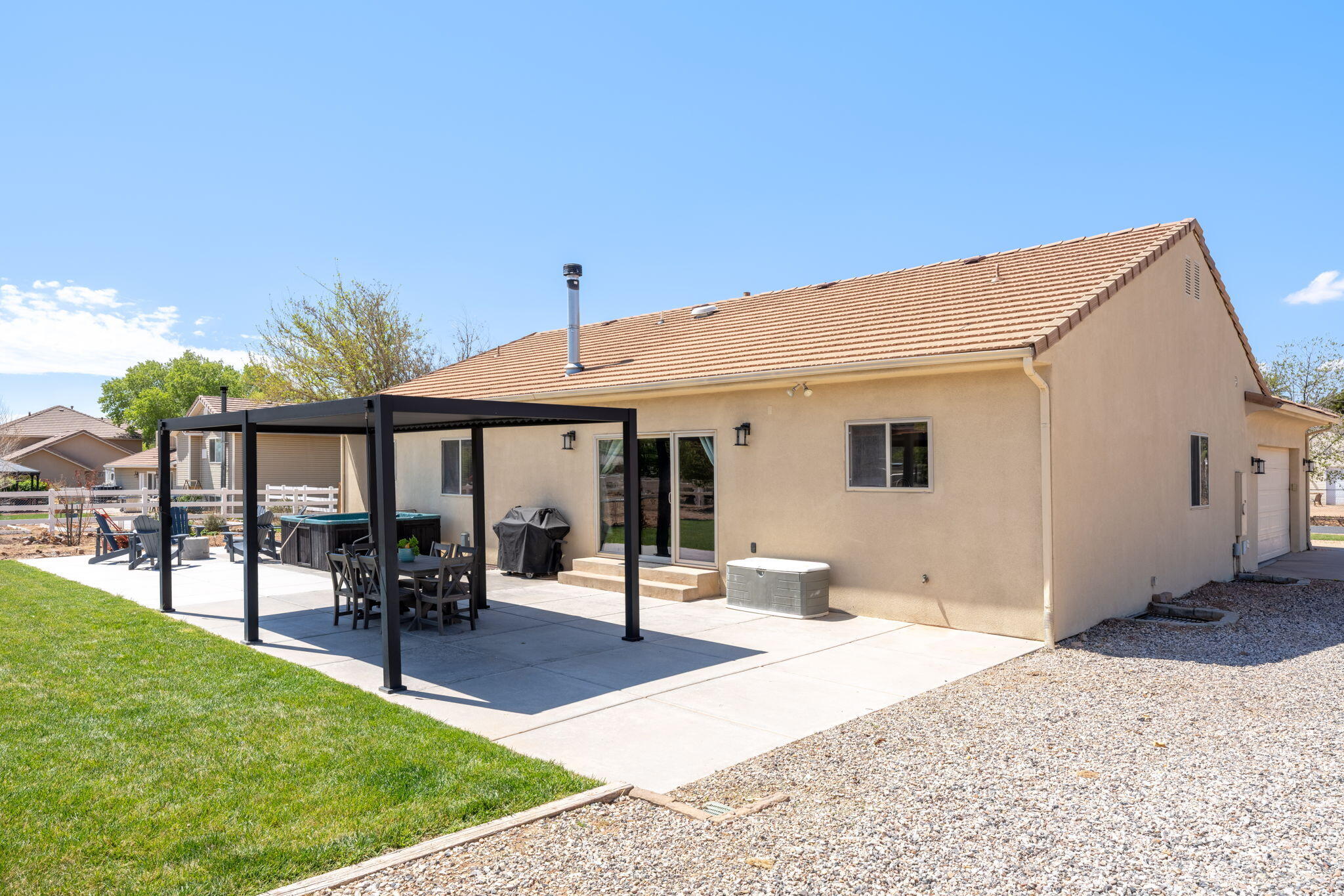 PARADISE ESTATES - Residential