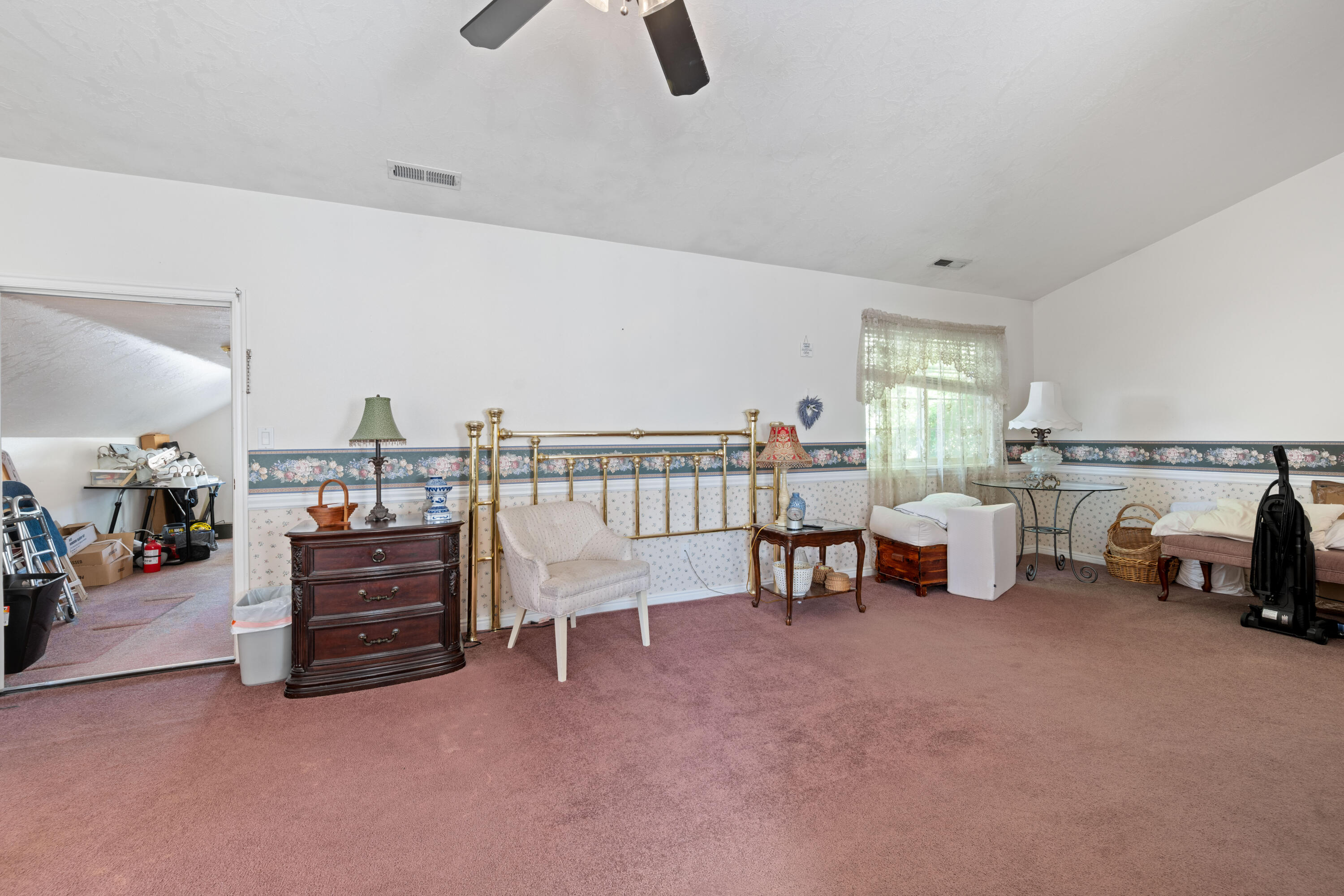 BLOOMINGTON HILLS - Residential